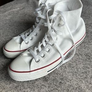 Men’s size 9 high top converse